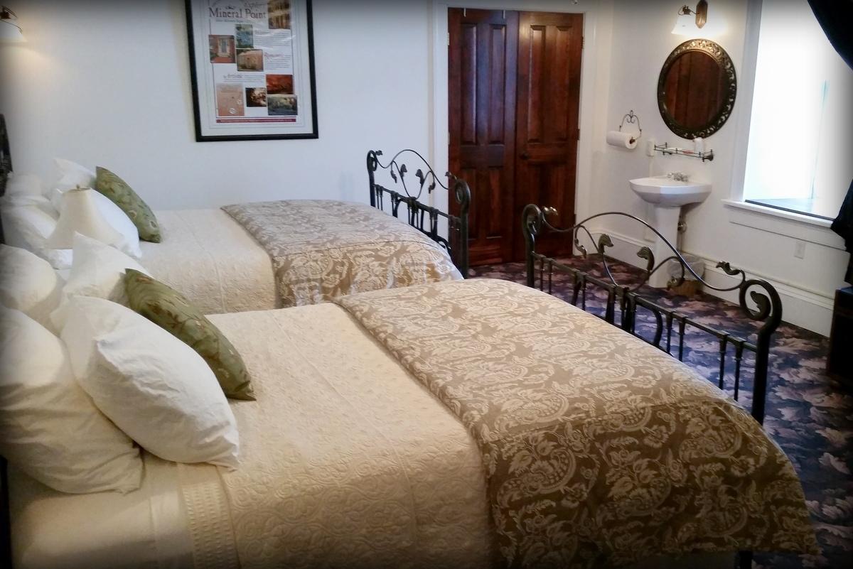 Mineral Point Hotel Dış mekan fotoğraf