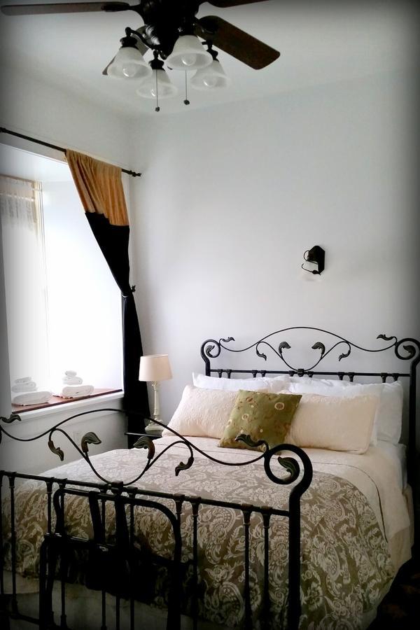 Mineral Point Hotel Dış mekan fotoğraf