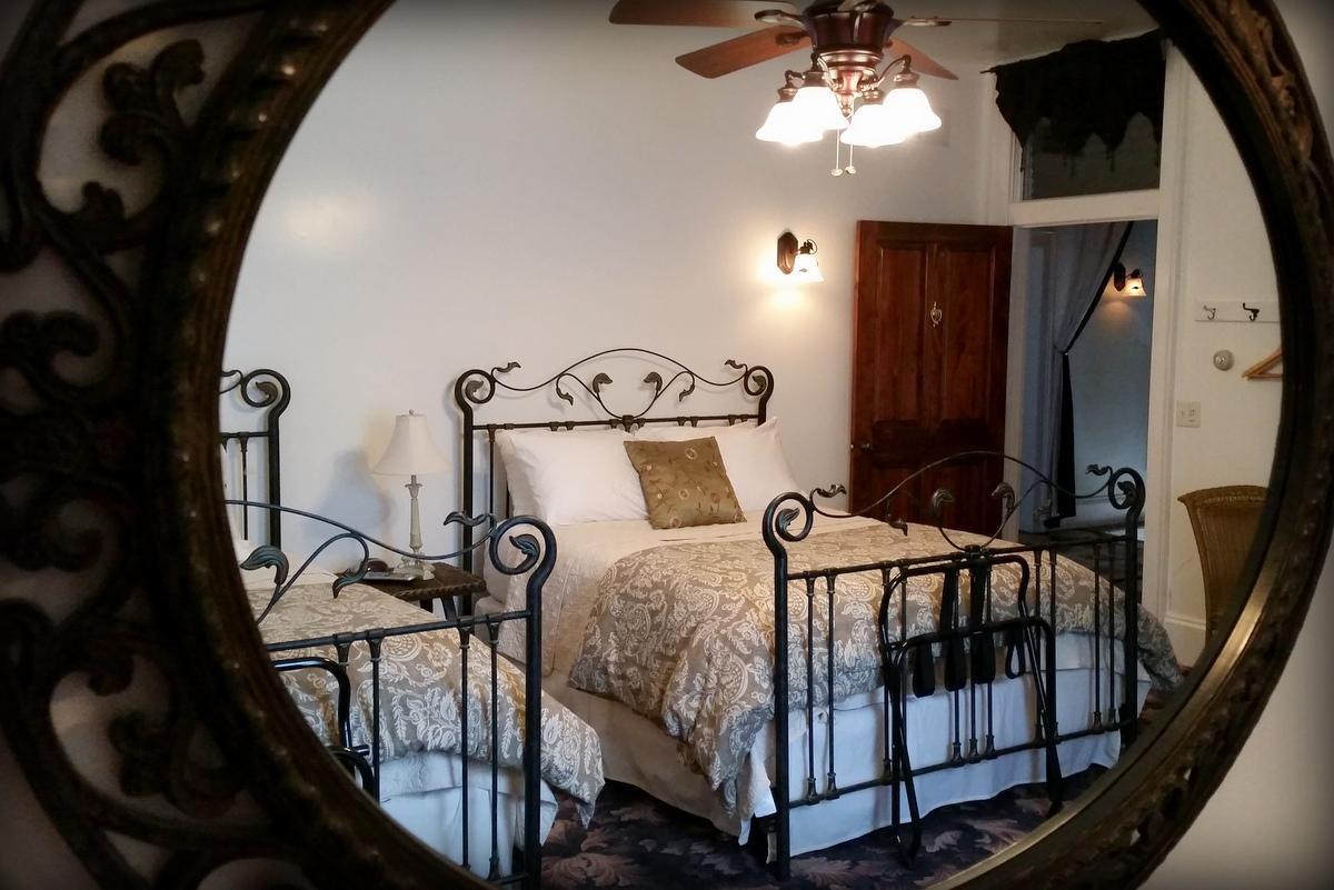 Mineral Point Hotel Dış mekan fotoğraf